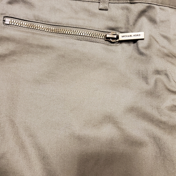 2/$20 Michael Kors cropped pants olive size 4 - Picture 7 of 9